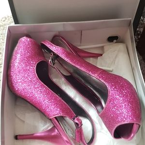 Glitter pink open toe pumps